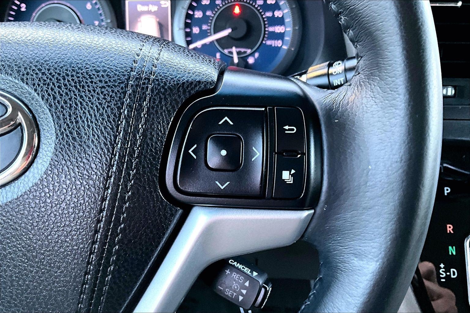Used 2016 Toyota Sienna XLE Premium FWD image 18