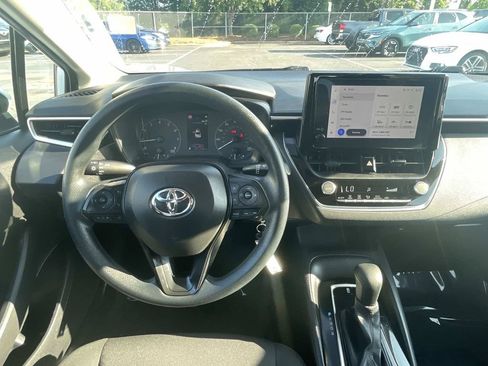 Used 2024 Toyota Corolla LE FWD image 18