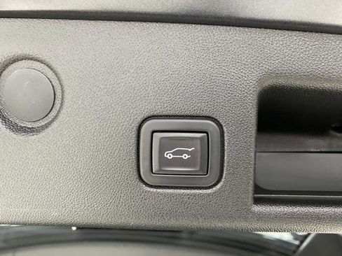 Used 2022 Chevrolet Equinox LT image 18