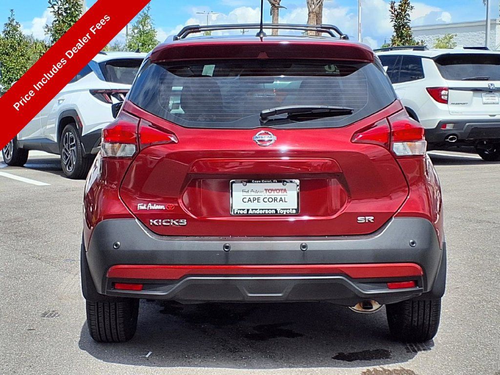 Used 2020 Nissan Kicks SR w/ SR Premium Package FWD image 7