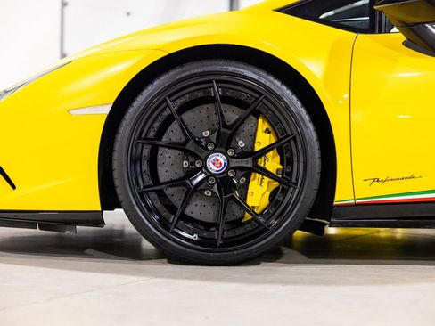 Used 2018 Lamborghini Huracan Performante image 23