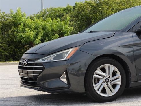 Used 2020 Hyundai Elantra SEL FWD image 3