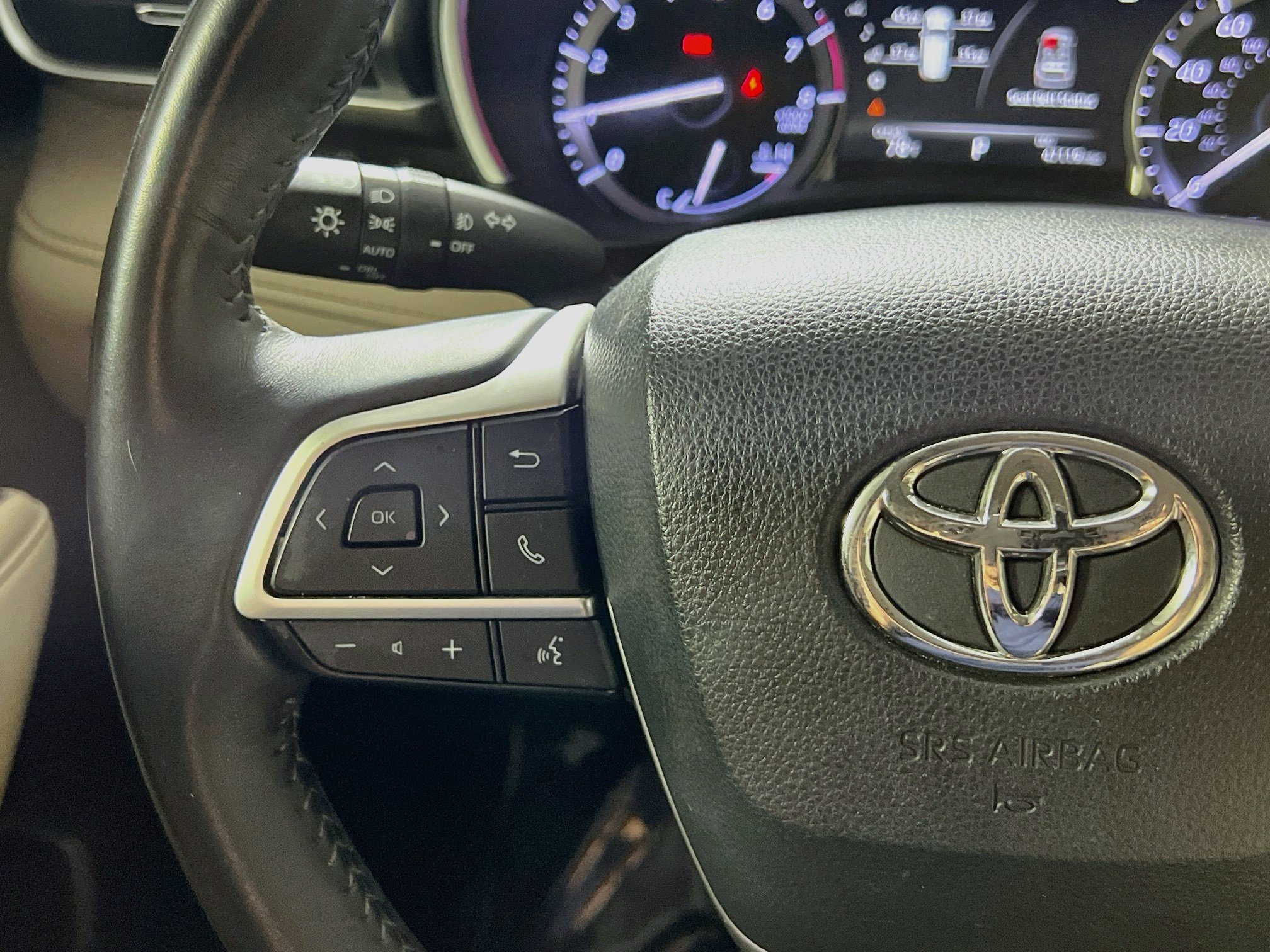 Used 2022 Toyota Highlander XLE FWD image 19