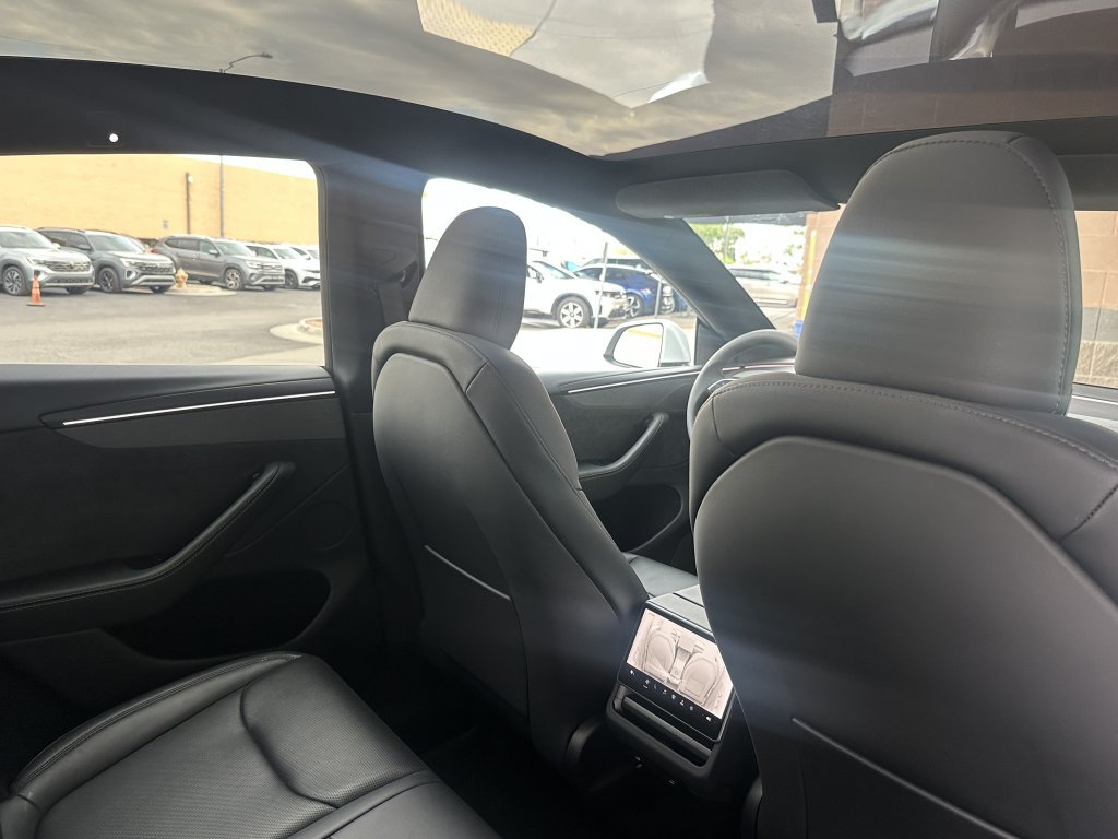 Used 2026 Tesla Model Y Long Range RWD image 37