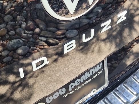 New 2025 Volkswagen ID. Buzz Pro S RWD image 30