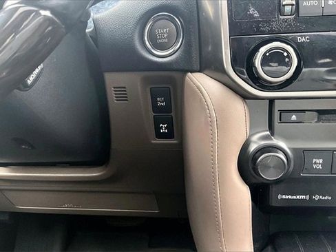 Used 2022 Lexus GX 460 Premium image 24