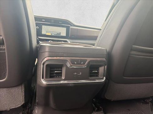 Used 2024 GMC Sierra 1500 Denali Ultimate AWD/4WD image 5