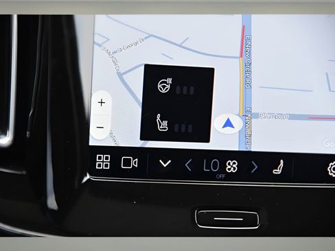 Certified 2025 Volvo XC40 B5 Core w/ Protection Package Premier image 22