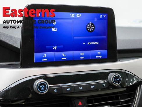 Used 2021 Ford Escape SE image 18