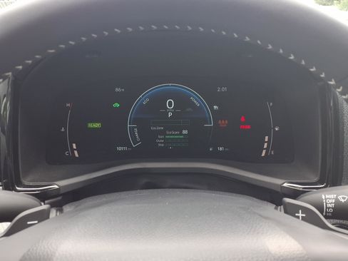 Used 2025 Toyota Camry SE w/ Convenience Package image 17