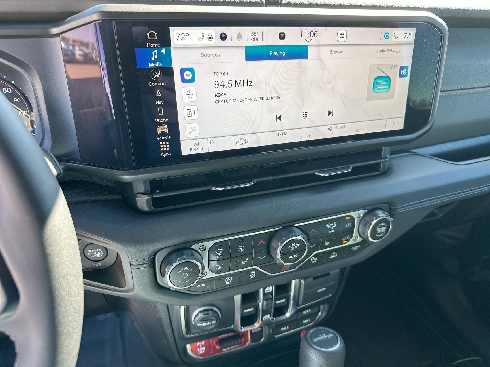 Used 2025 Jeep Gladiator Mojave AWD/4WD image 16