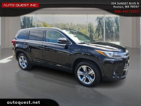 Used 2018 Toyota Highlander Limited FWD image 3