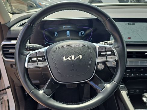 Certified 2025 Kia Telluride S image 32