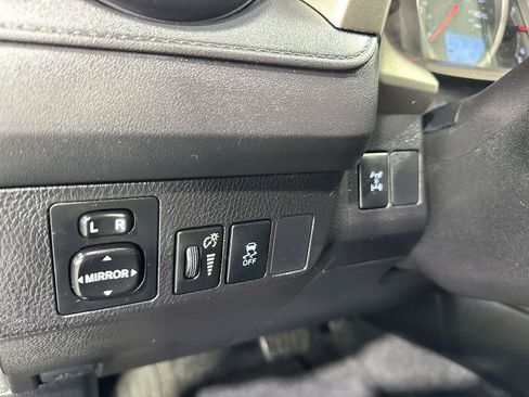 Used 2015 Toyota RAV4 LE AWD/4WD image 12