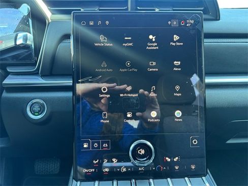 Used 2025 GMC Terrain Elevation image 18