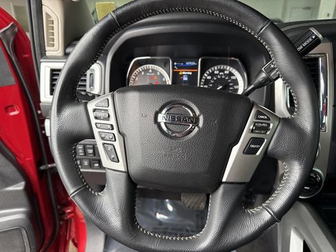 Used 2019 Nissan Titan PRO-4X image 10