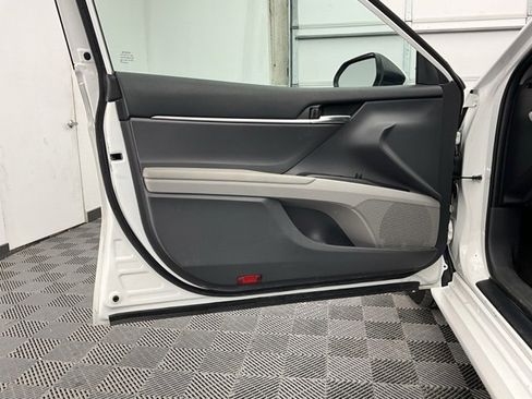 Used 2022 Toyota Camry LE image 15