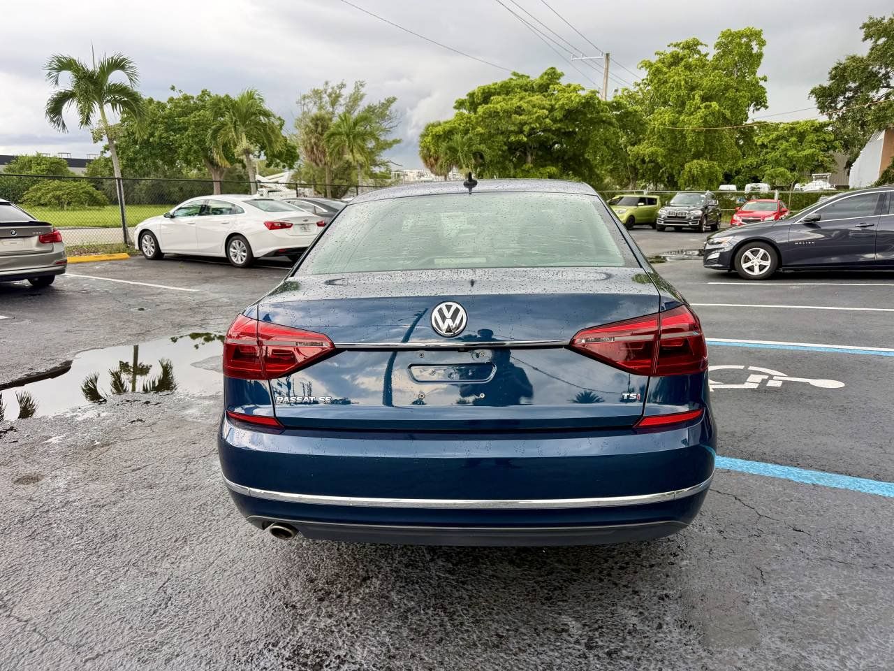 Used 2018 Volkswagen Passat 2.0T SE FWD image 4