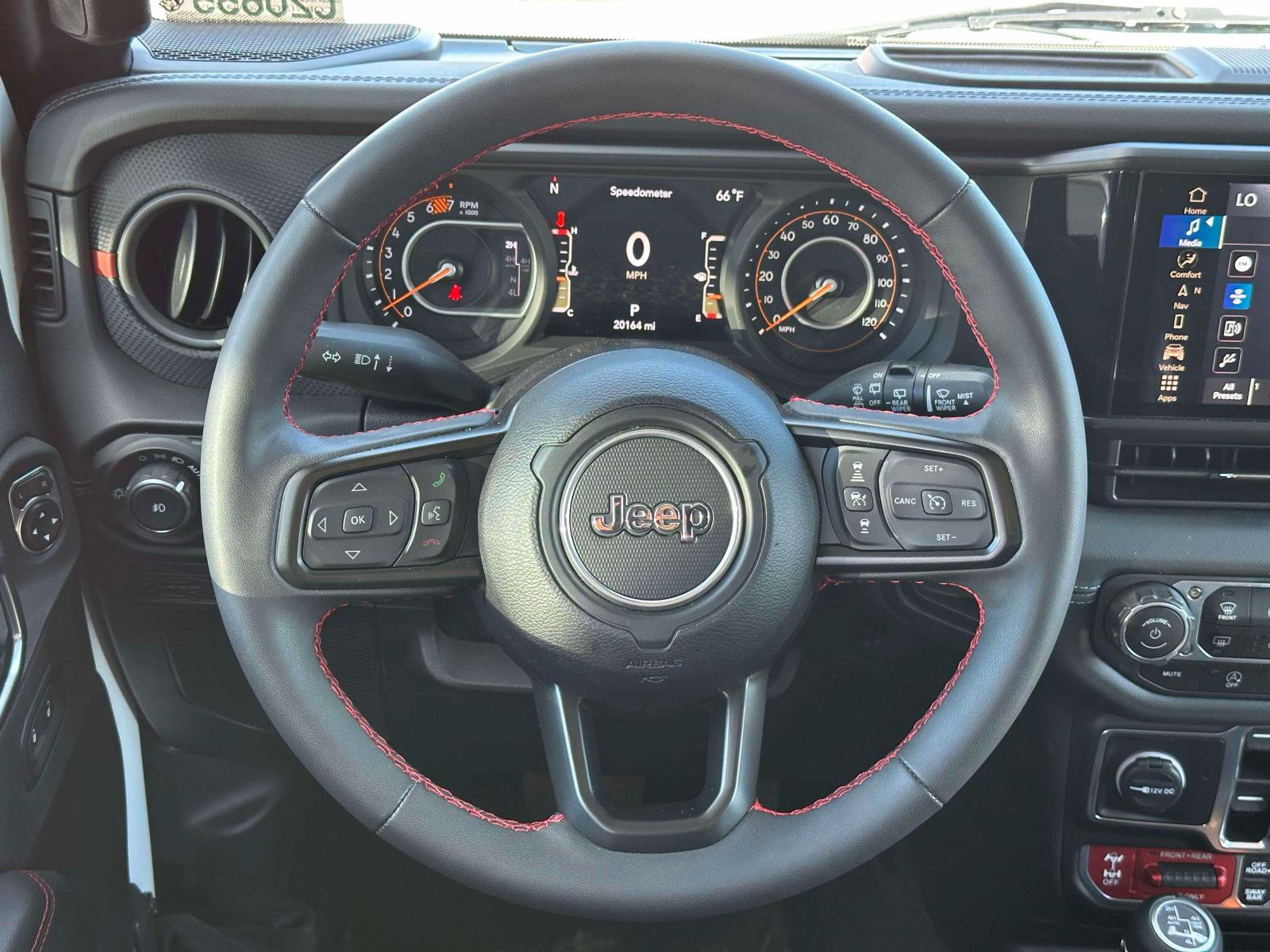 Used 2024 Jeep Wrangler Unlimited Rubicon AWD/4WD image 12