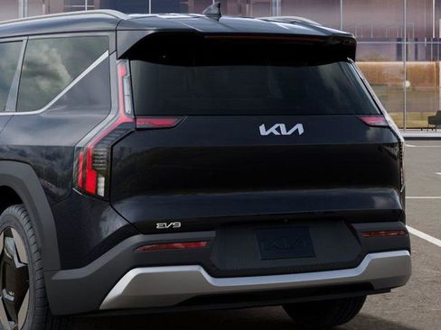 New 2026 Kia EV9 Wind image 13