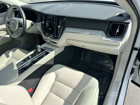 Certified 2025 Volvo XC60 T8 Plus w/ Protection Package Premier image 26
