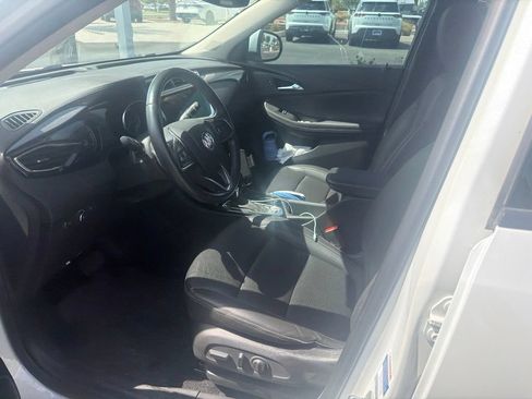 Used 2023 Buick Encore GX Essence w/ Experience Buick Package FWD image 8