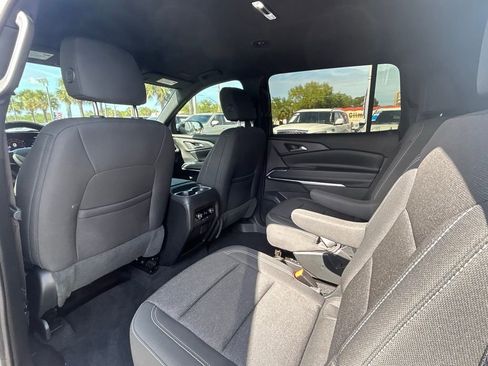 Used 2024 Chevrolet Traverse LT w/ Trailering Package FWD image 15