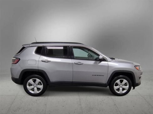 Certified 2021 Jeep Compass Latitude w/ Convenience Group image 9
