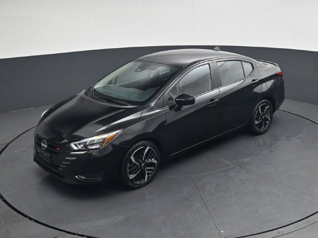 Used 2024 Nissan Versa SR FWD image 29