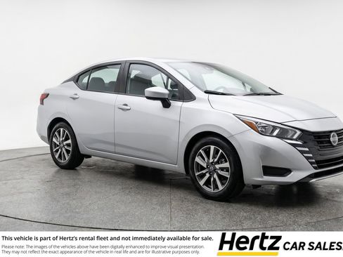 Used 2025 Nissan Versa SV image 1