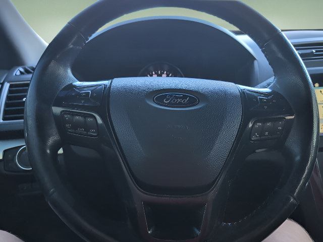 Used 2018 Ford Explorer XLT w/ Equipment Group 201A FWD image 14