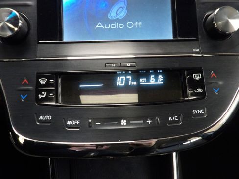 Used 2013 Toyota Avalon XLE Premium image 34