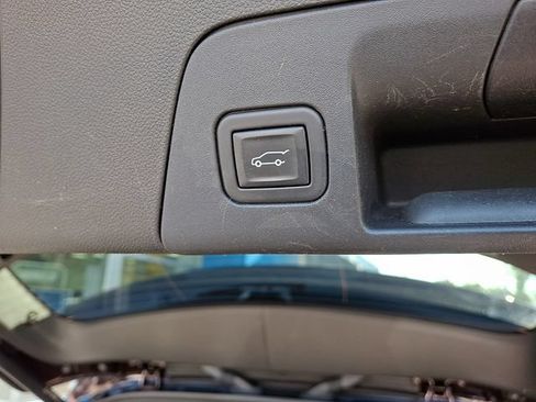 Used 2023 Buick Envision Avenir AWD/4WD image 42