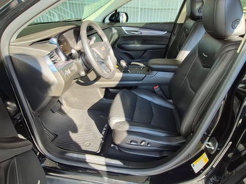Used 2018 Cadillac XT5 Premium Luxury AWD/4WD image 16