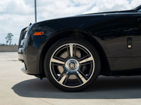 Used 2016 Rolls-Royce Wraith RWD image 15