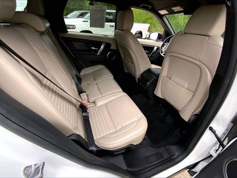 Used 2020 Land Rover Discovery Sport SE AWD/4WD image 19