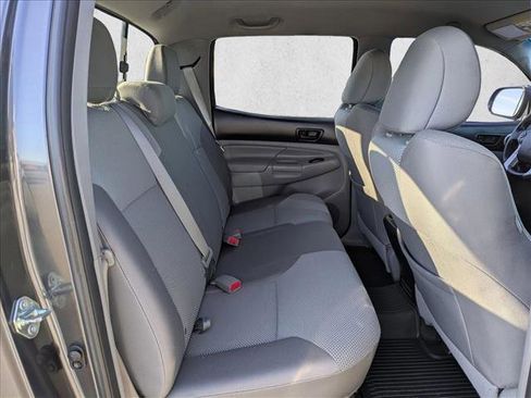 Used 2015 Toyota Tacoma PreRunner image 19