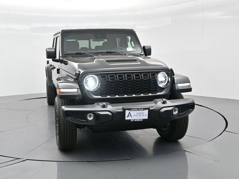 New 2025 Jeep Gladiator Sport image 3