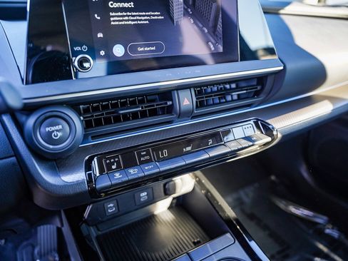 Certified 2024 Toyota Prius XLE image 24