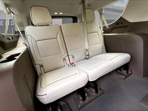 Used 2023 GMC Yukon XL Denali AWD/4WD image 28