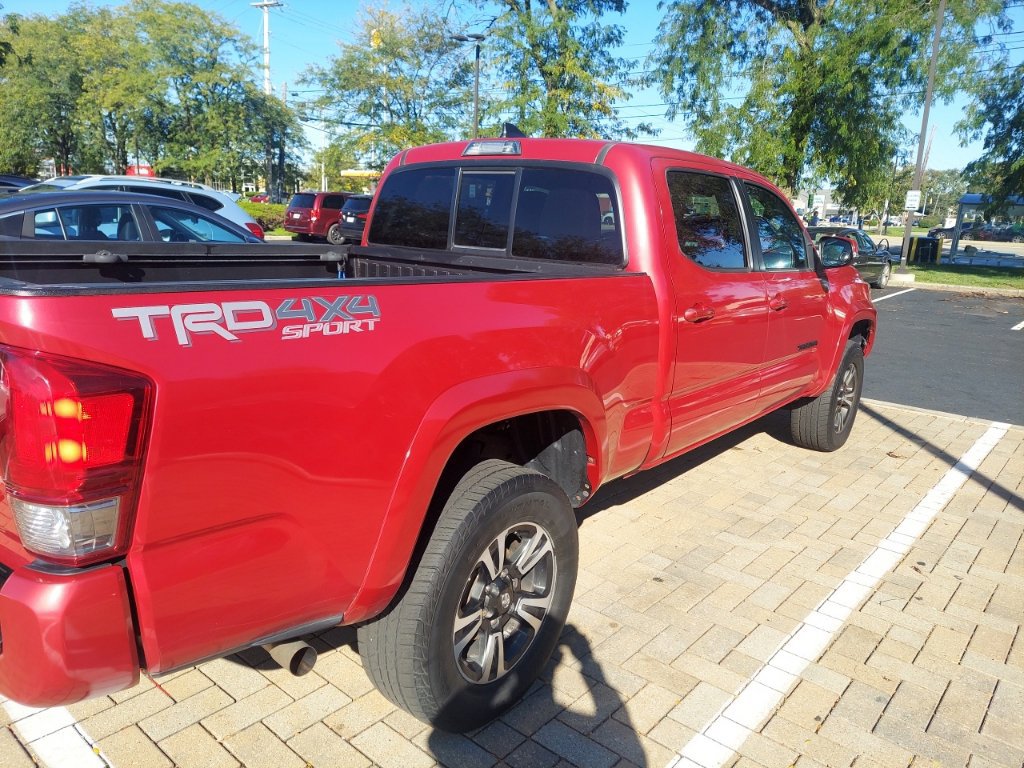 Used 2016 Toyota Tacoma TRD Sport w/ Towing Package AWD/4WD image 6