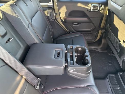 New 2025 Jeep Wrangler Unlimited Rubicon image 18
