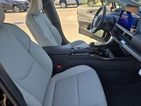 New 2026 Toyota Prius XLE image 10