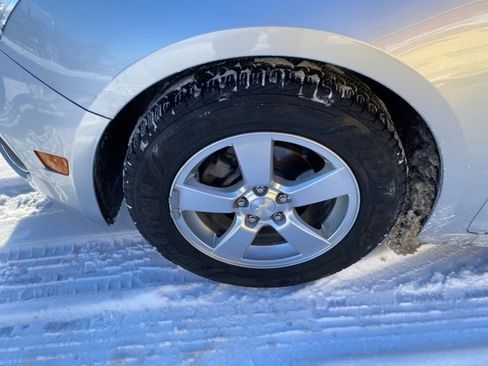 Used 2016 Chevrolet Cruze LT image 11