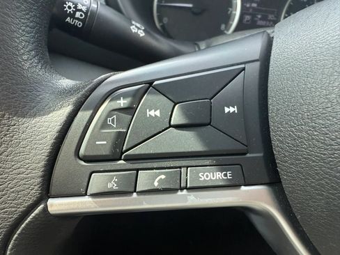 Used 2021 Nissan Kicks S FWD image 12
