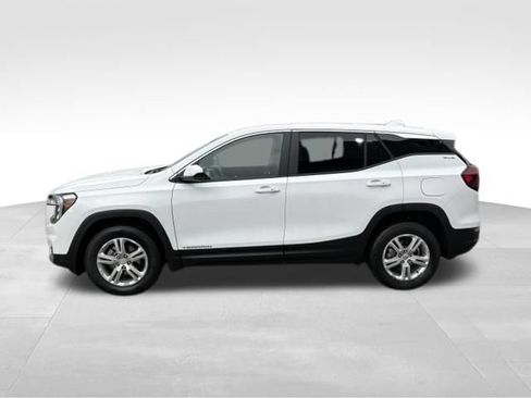 Used 2024 GMC Terrain SLE AWD/4WD image 12