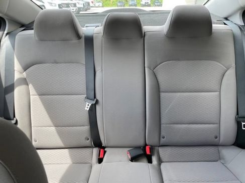 Used 2020 Hyundai Elantra SE FWD image 34
