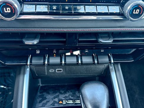 Certified 2023 Chevrolet Colorado Z71 w/ Z71 Convenience Package 2 AWD/4WD image 32