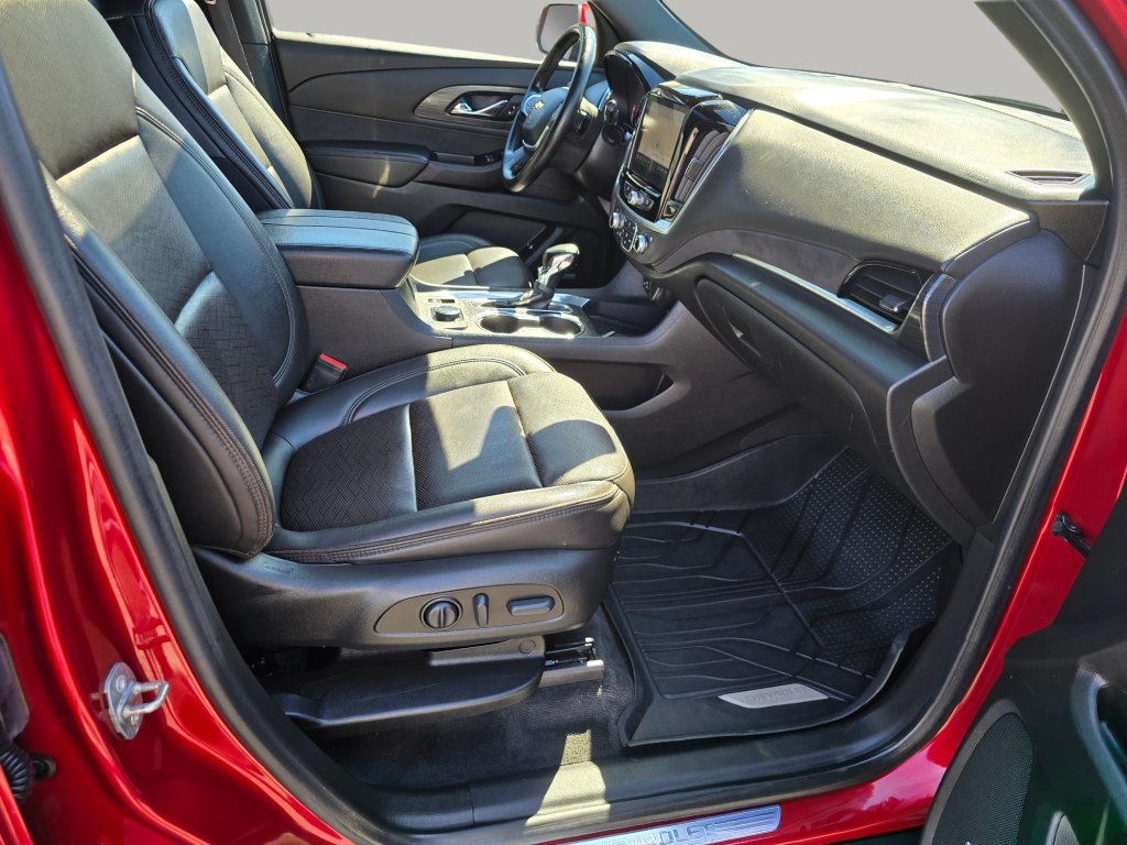 Used 2023 Chevrolet Traverse High Country w/ LPO, 'HIT The Road' Package AWD/4WD image 29
