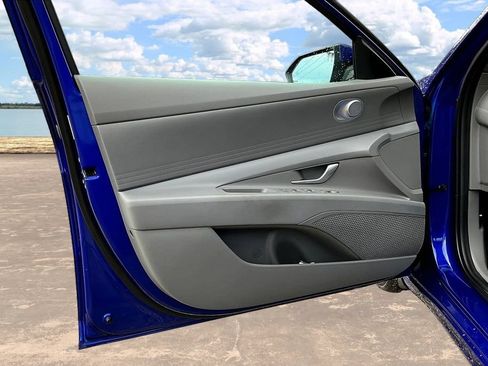 Used 2024 Hyundai Elantra Blue FWD image 22
